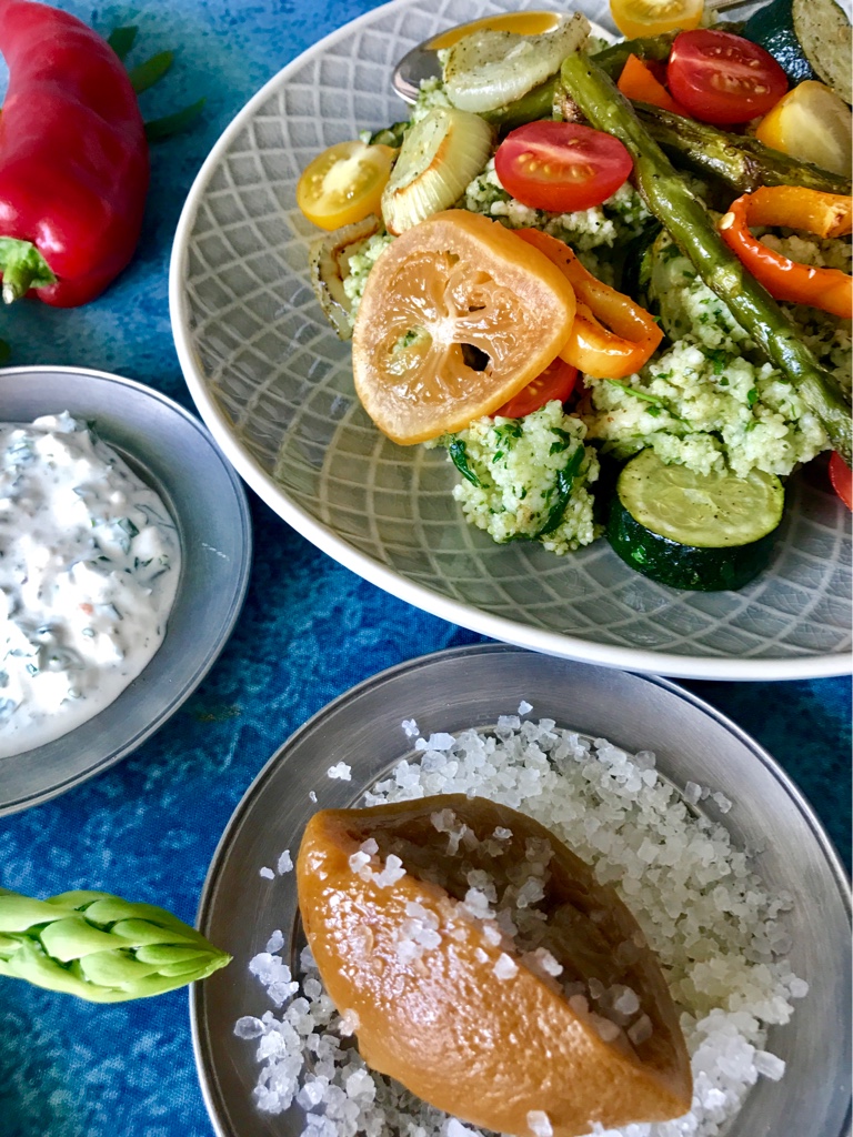 Grüner Couscous mit Röstgemüse und Salzzitrone – Das große Carolinarikum